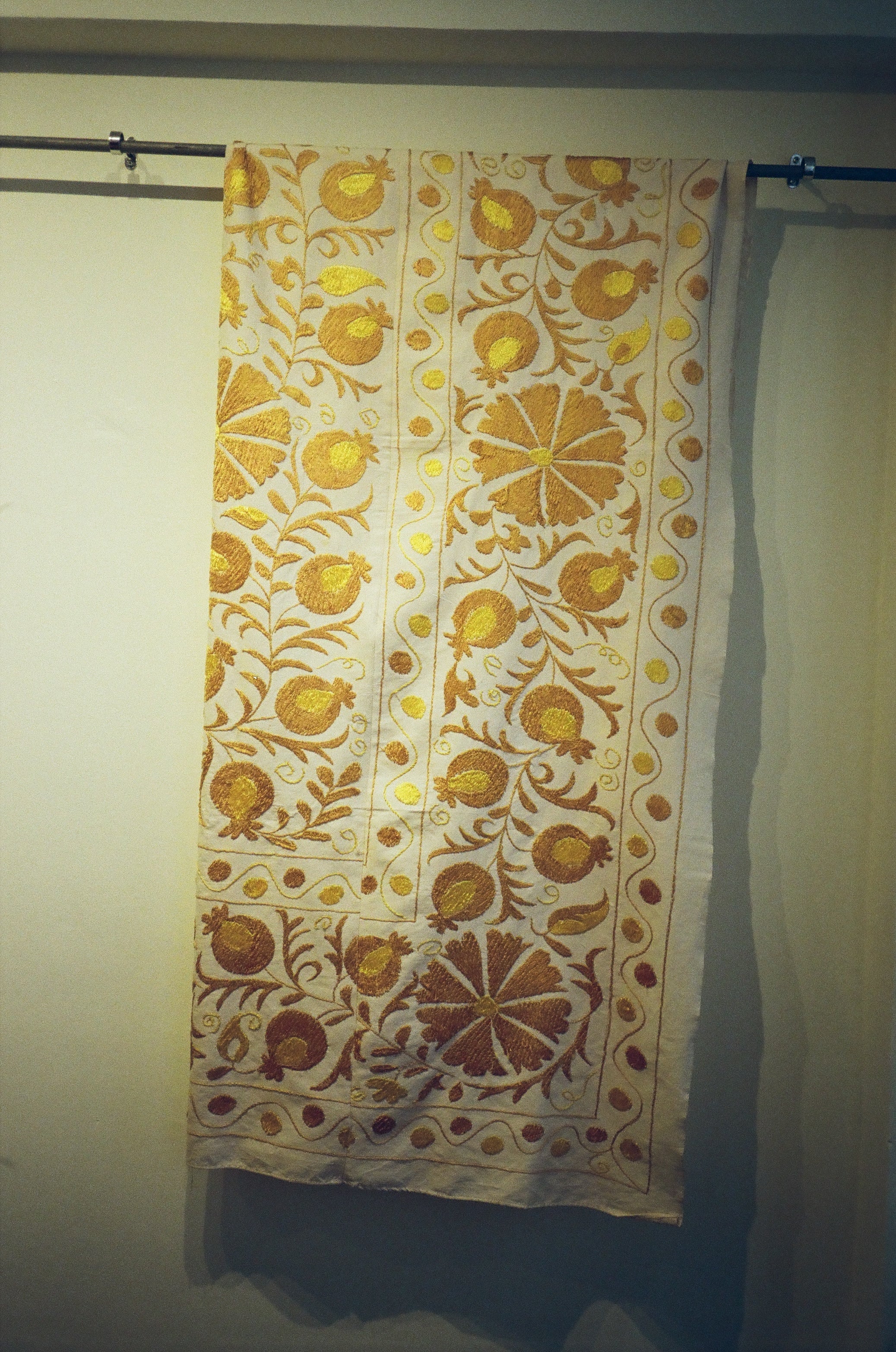 Suzani throw l Uzbekistan