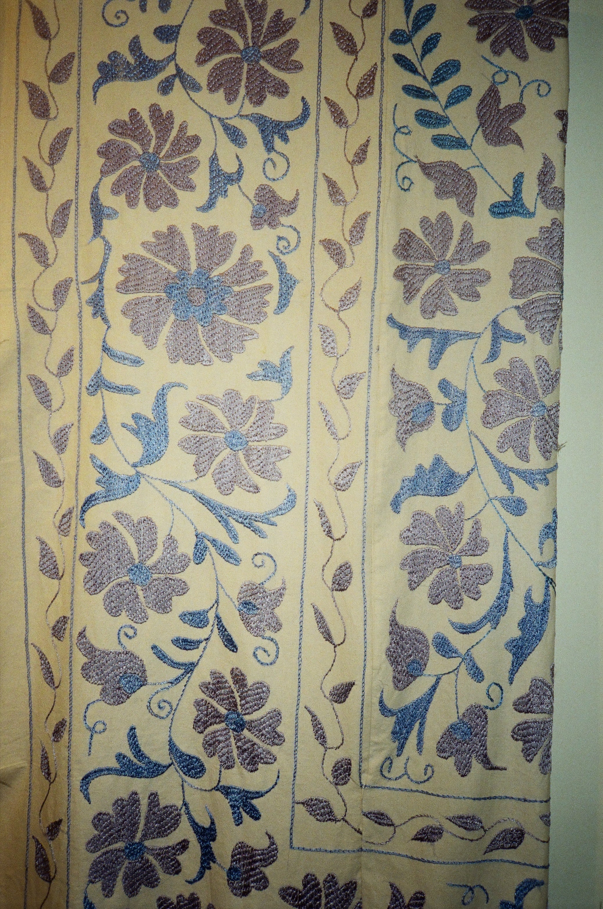 Suzani throw l Uzbekistan