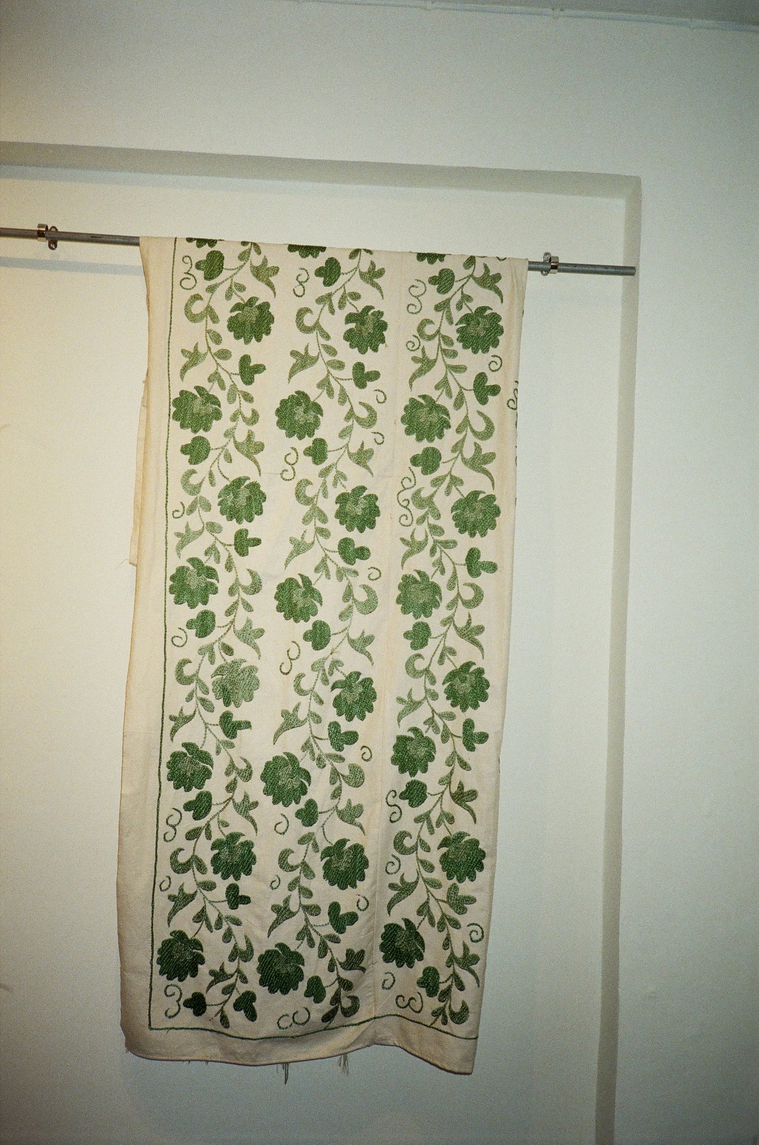 Suzani throw l Uzbekistan