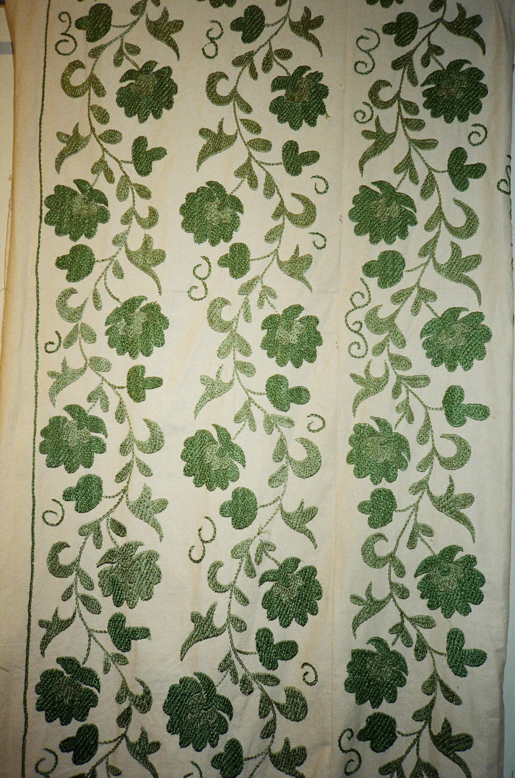 Suzani throw l Uzbekistan