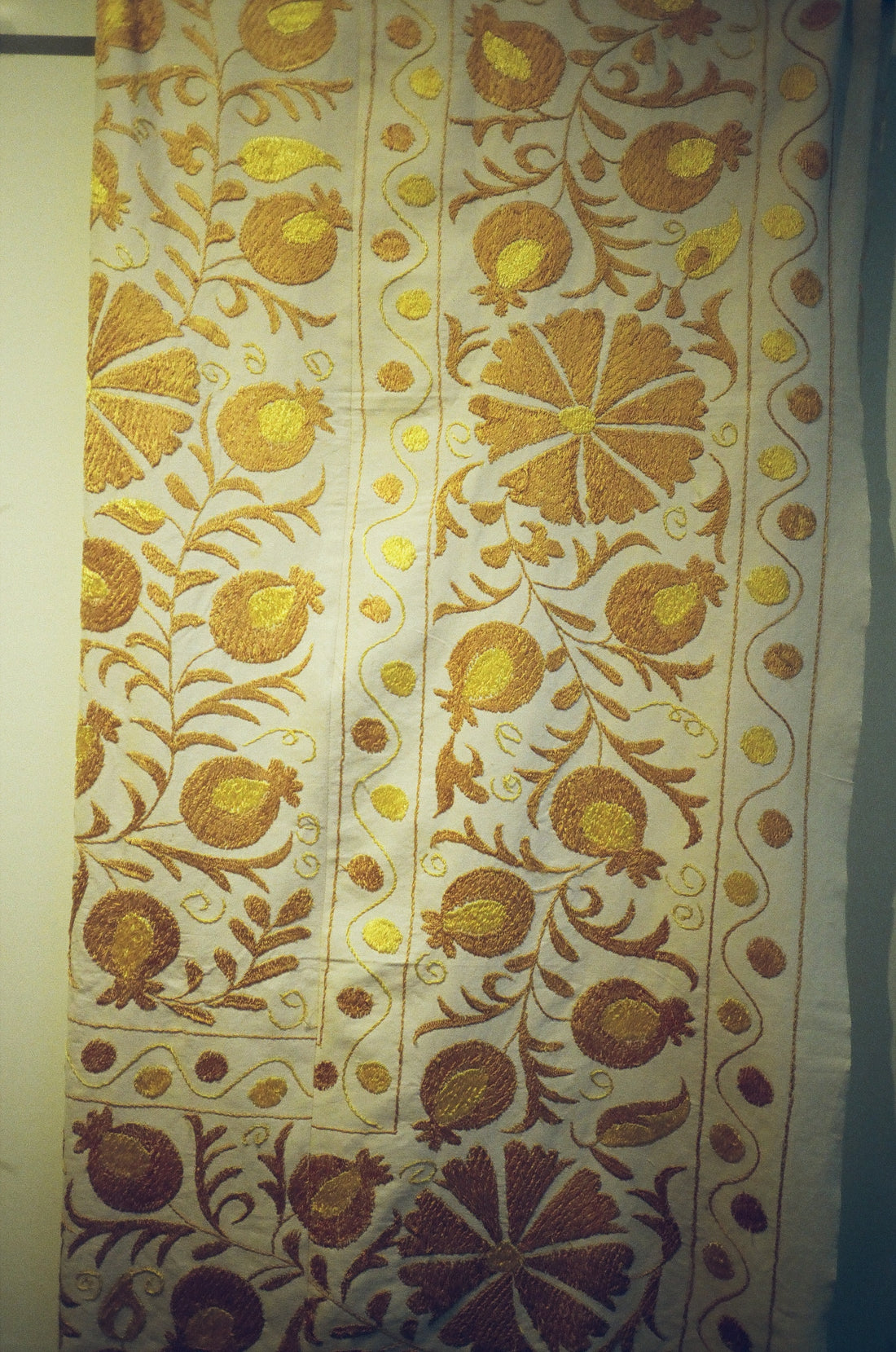 Suzani throw l Uzbekistan