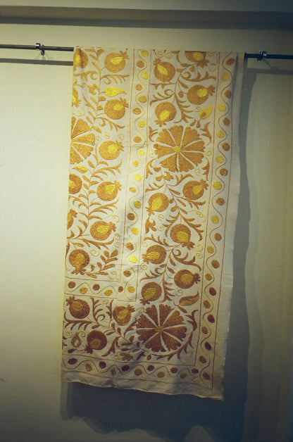 Suzani throw l Uzbekistan