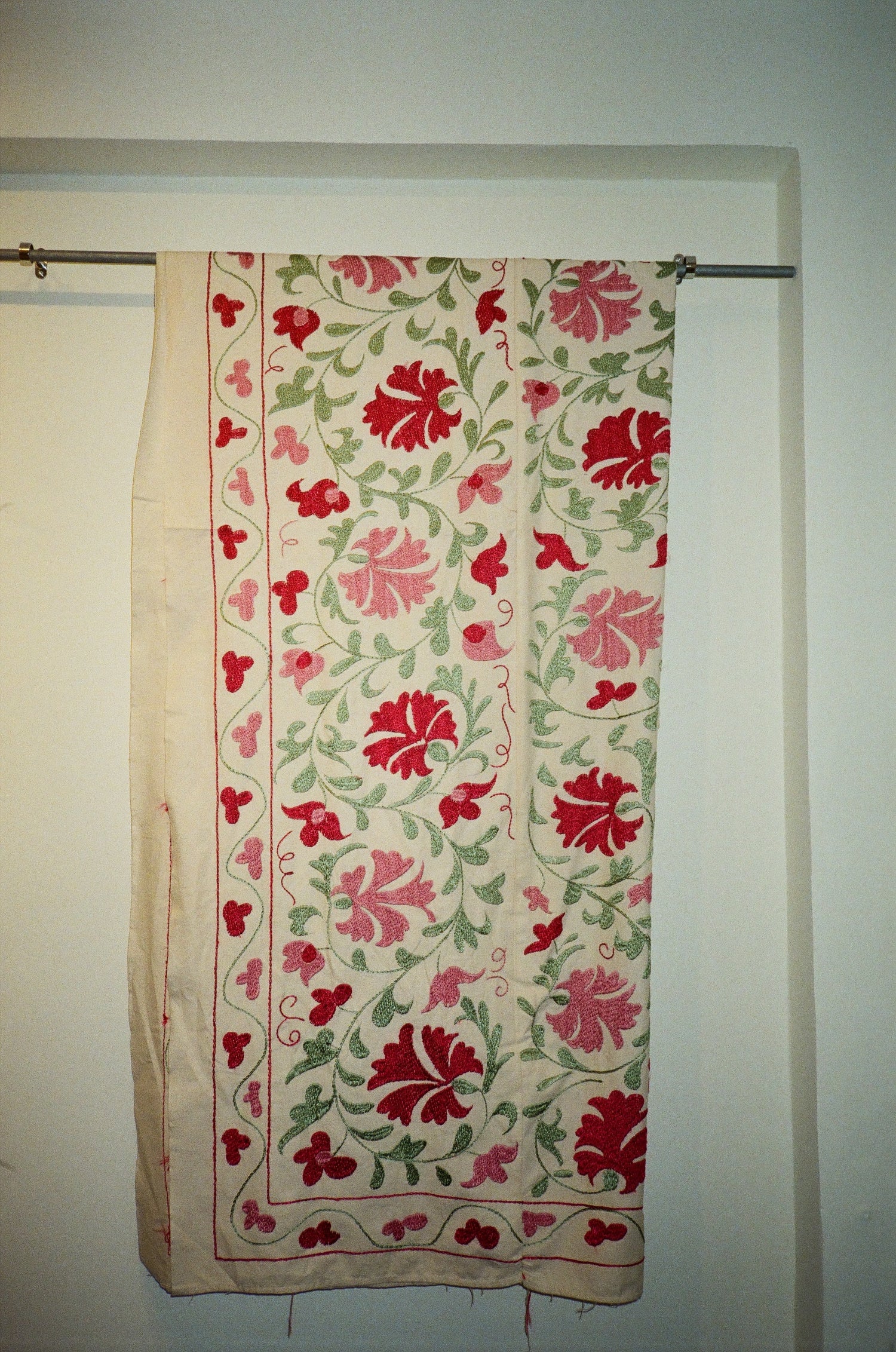 Suzani throw l Uzbekistan