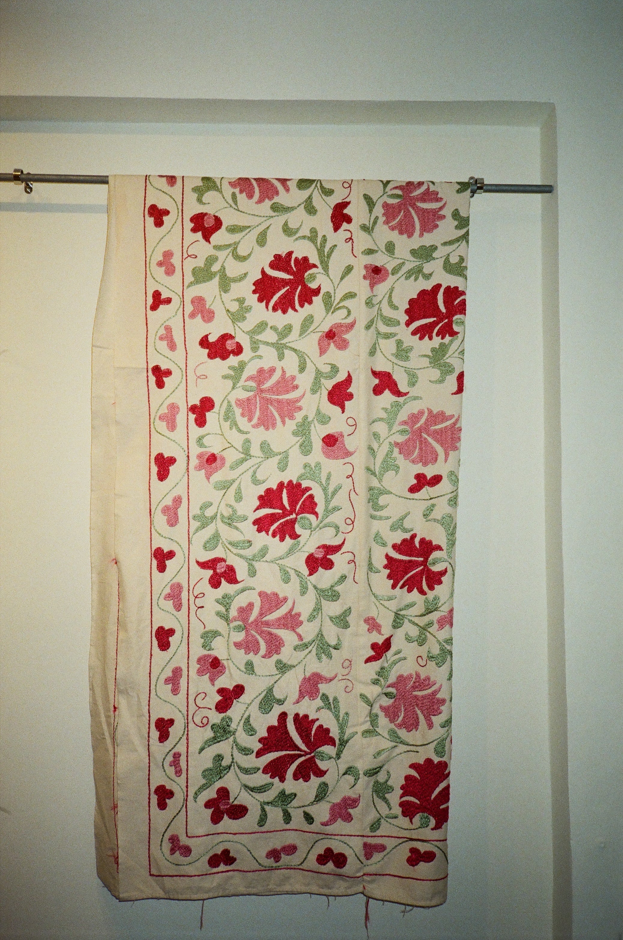 Suzani throw l Uzbekistan