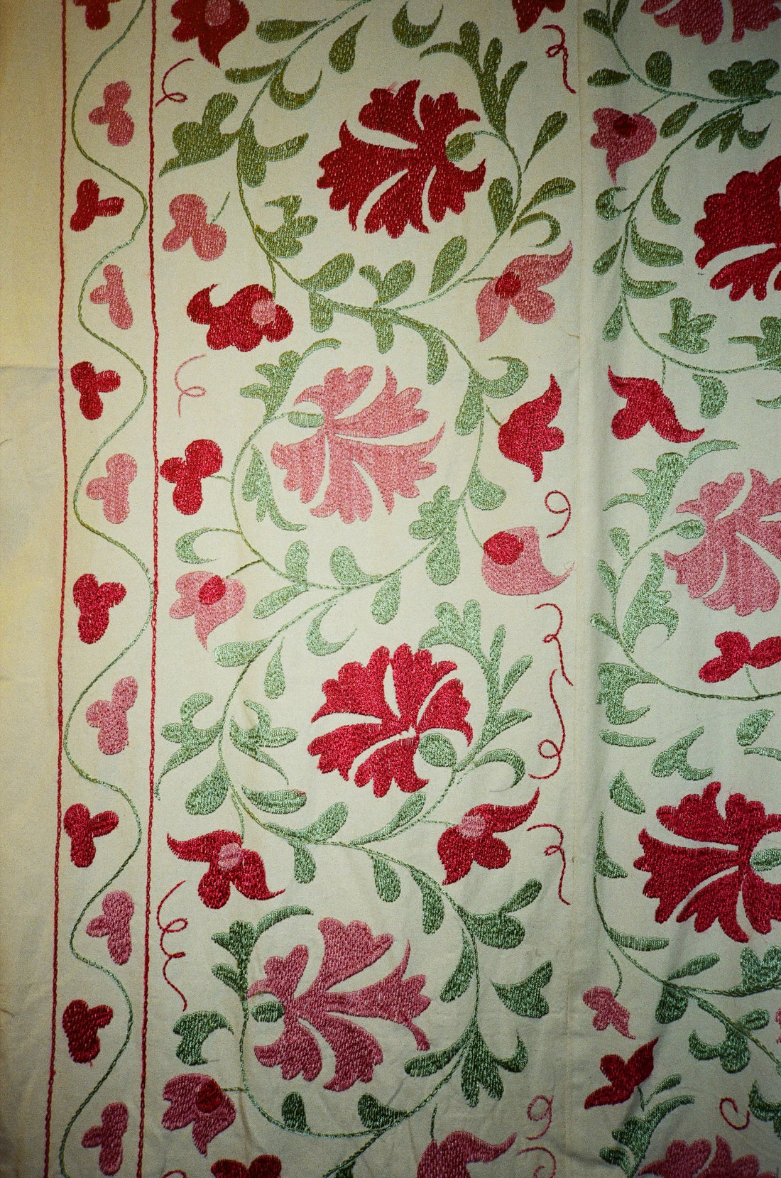 Suzani throw l Uzbekistan