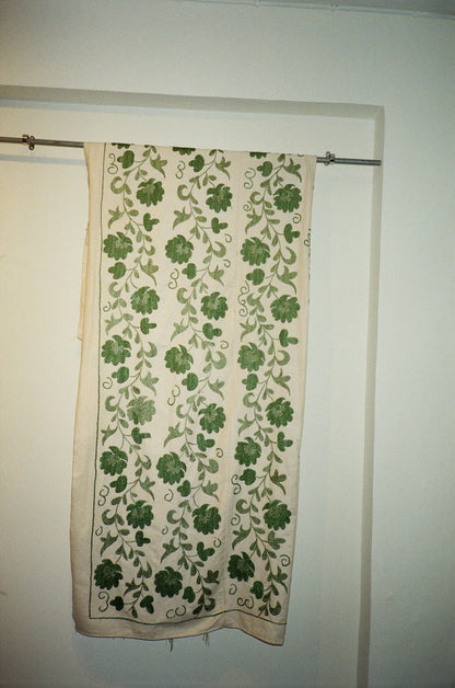 Suzani throw l Uzbekistan