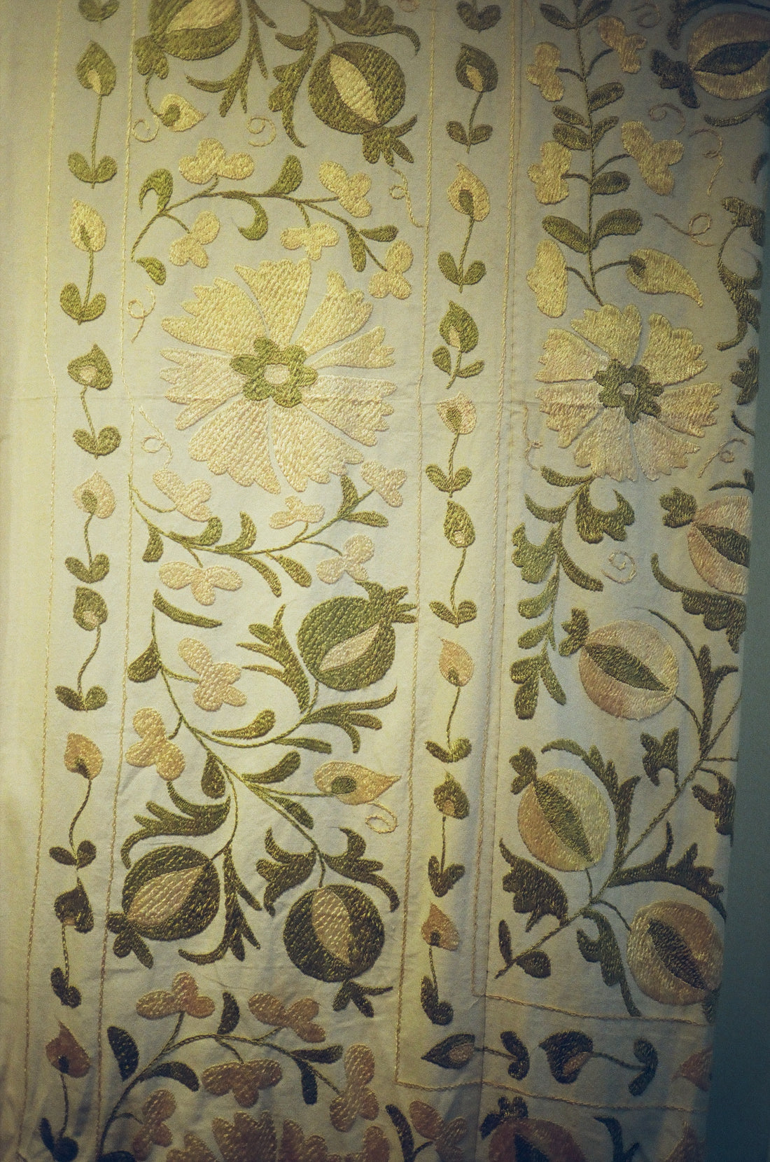 Suzani throw l Uzbekistan