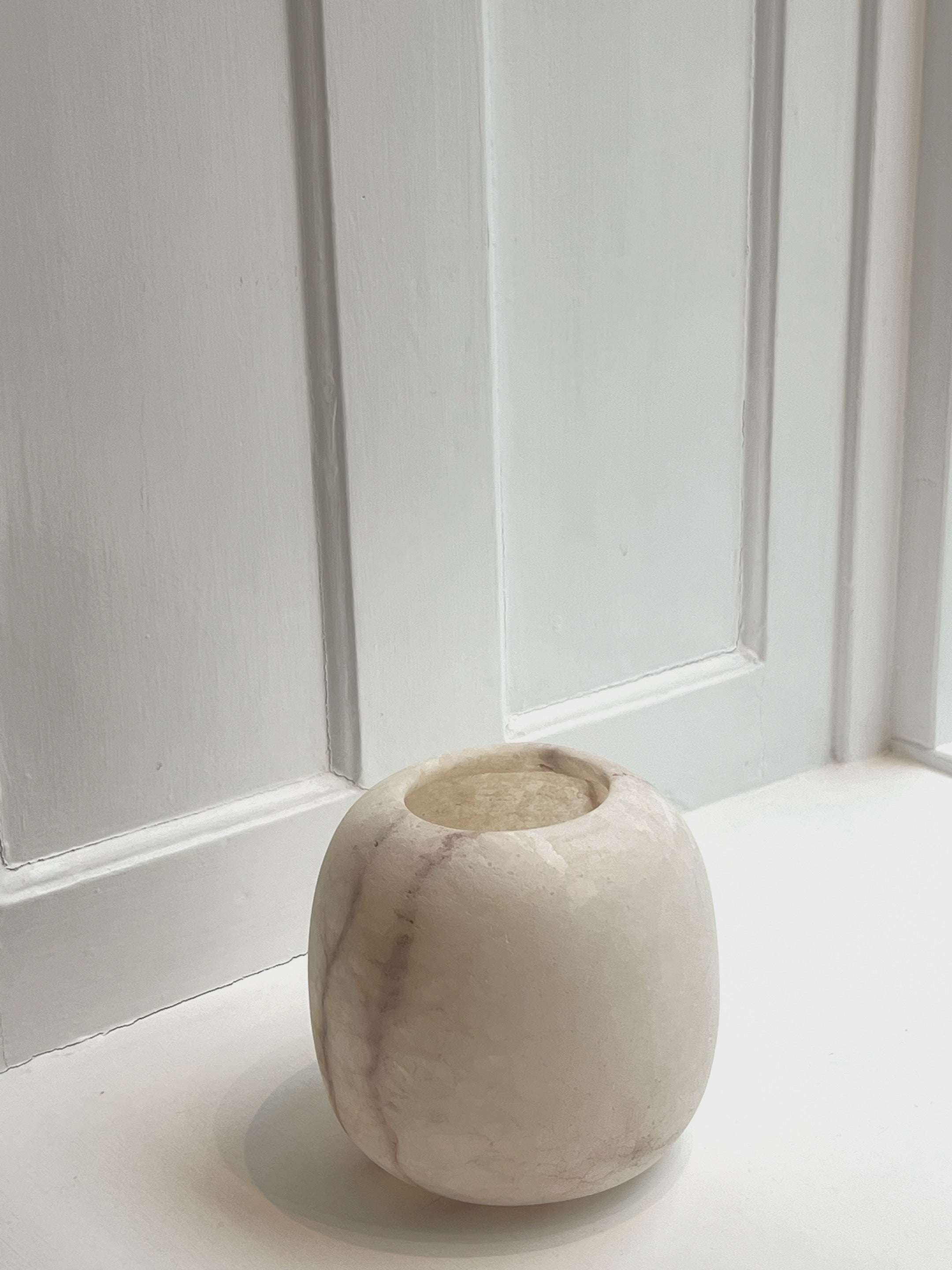 Small alabaster candlelight l Egypt